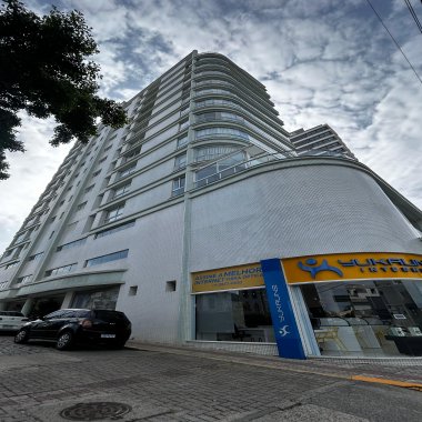 Apartamento mobiliado, 3 quartos para Venda no bairro Centro em Balneário Piçarras