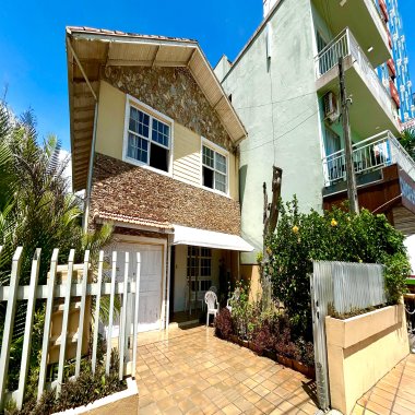 Casa beira mar  para Venda no bairro Centro  em Balneário Piçarras